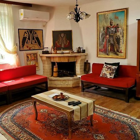 Unique Traditional House, Hosted By J&G Tirana Exteriör bild