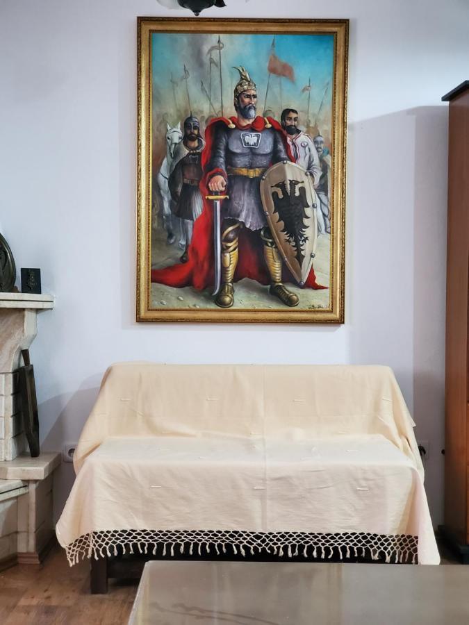 Unique Traditional House, Hosted By J&G Tirana Exteriör bild