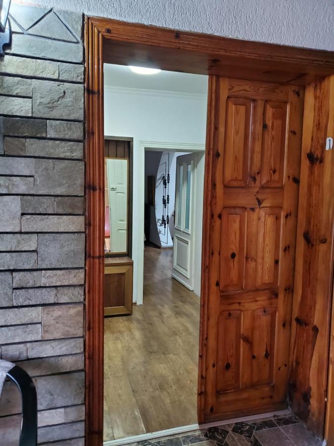 Unique Traditional House, Hosted By J&G Tirana Exteriör bild