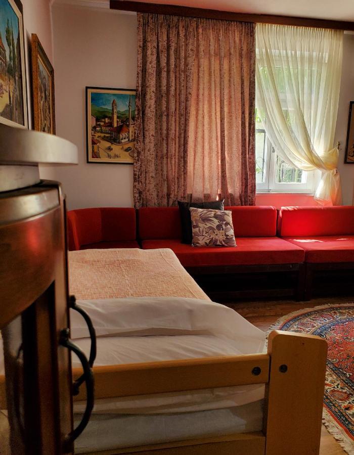 Unique Traditional House, Hosted By J&G Tirana Exteriör bild