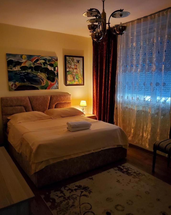 Unique Traditional House, Hosted By J&G Tirana Exteriör bild