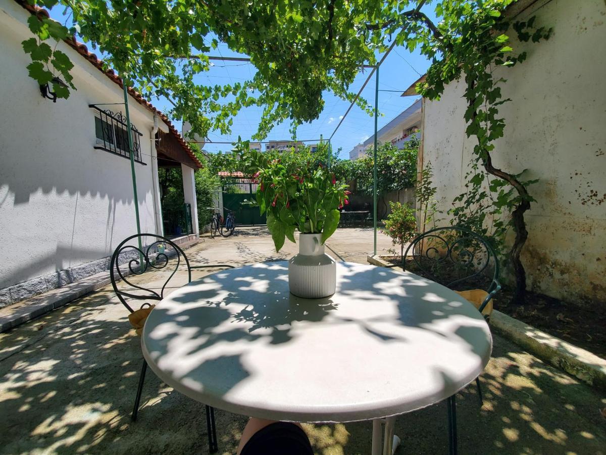 Unique Traditional House, Hosted By J&G Tirana Exteriör bild